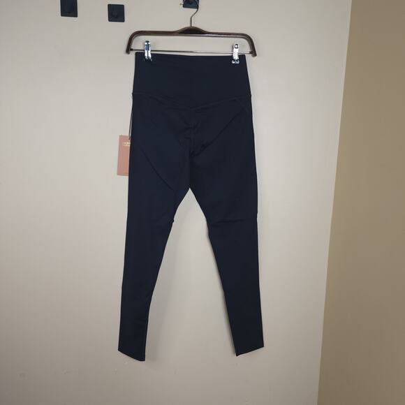 Girlfriend Collective Compressive High-Rise Legging in Black Size M - Picture 6 of 9